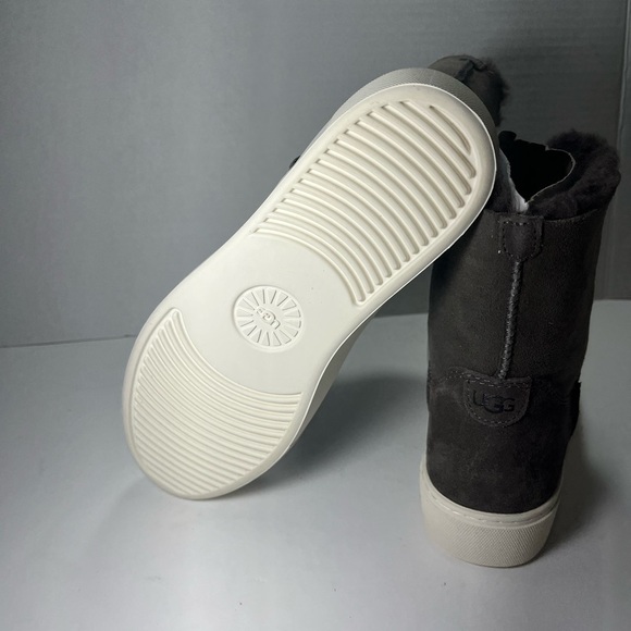 UGG WOMENS LYNUS SNEAKER - Picture 14 of 14